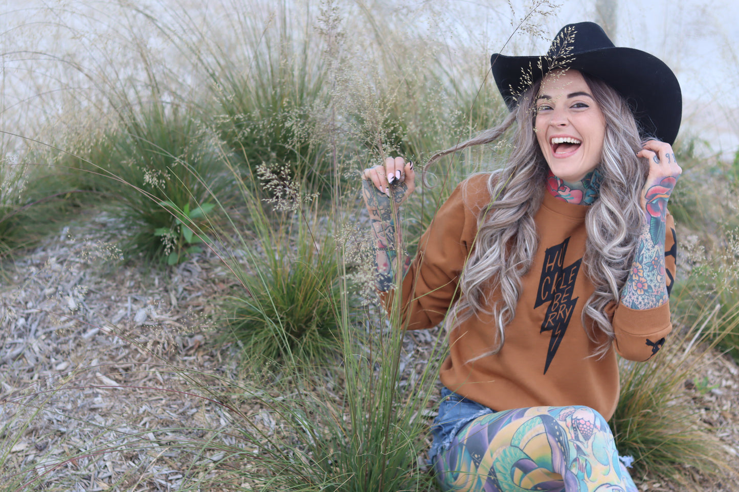 CHOCOLATE HUCKLEBERRY BOLT SWEATSHIRT