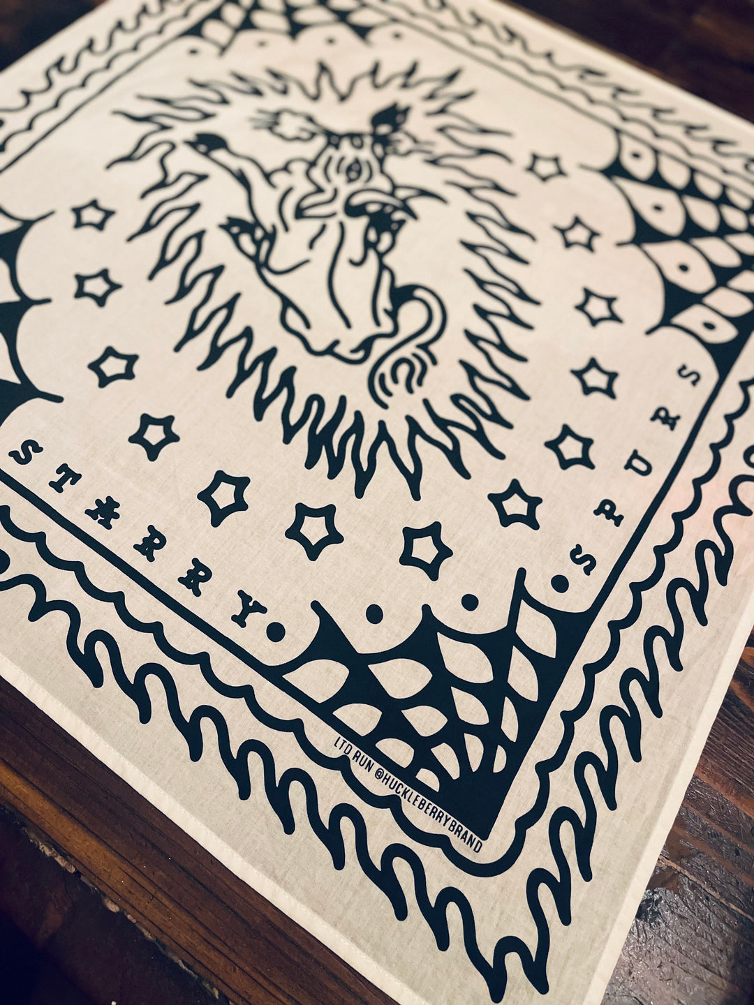 STARRY SPURS BANDANA