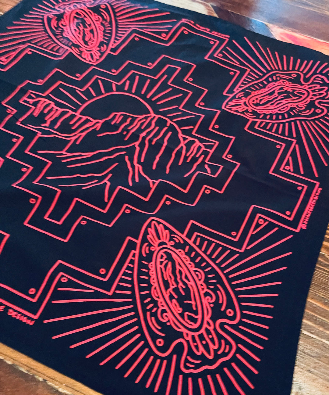 ARROWHEAD BANDANA